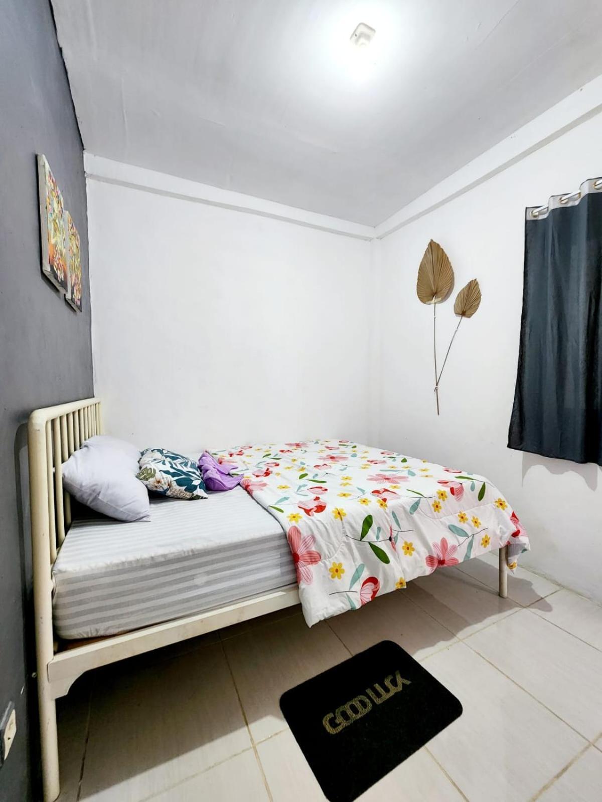 D'Flora Homestay Labuan Bajo Zewnętrze zdjęcie