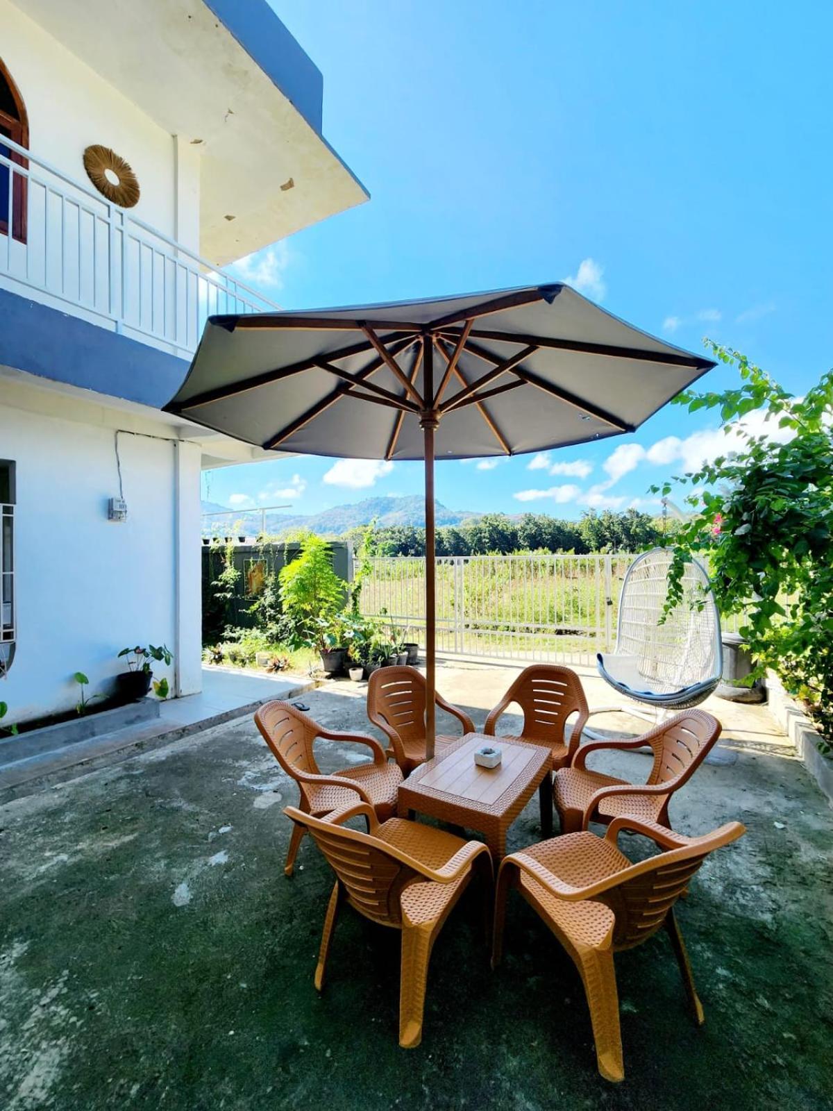 D'Flora Homestay Labuan Bajo Zewnętrze zdjęcie