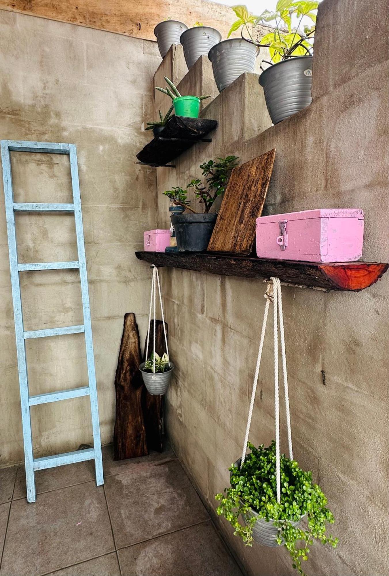 D'Flora Homestay Labuan Bajo Zewnętrze zdjęcie