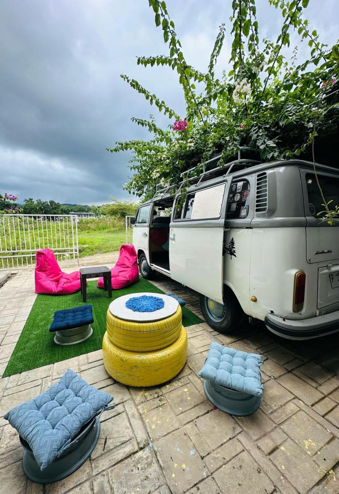 D'Flora Homestay Labuan Bajo Zewnętrze zdjęcie
