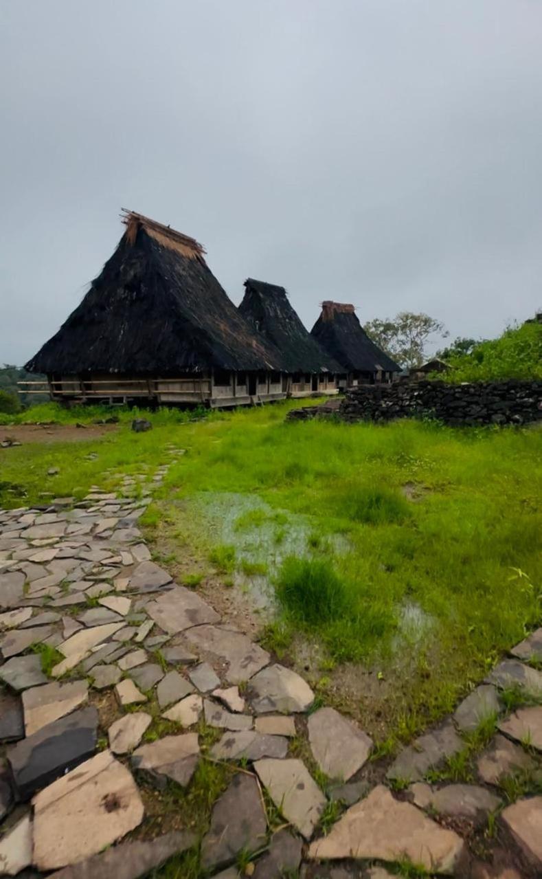 D'Flora Homestay Labuan Bajo Zewnętrze zdjęcie