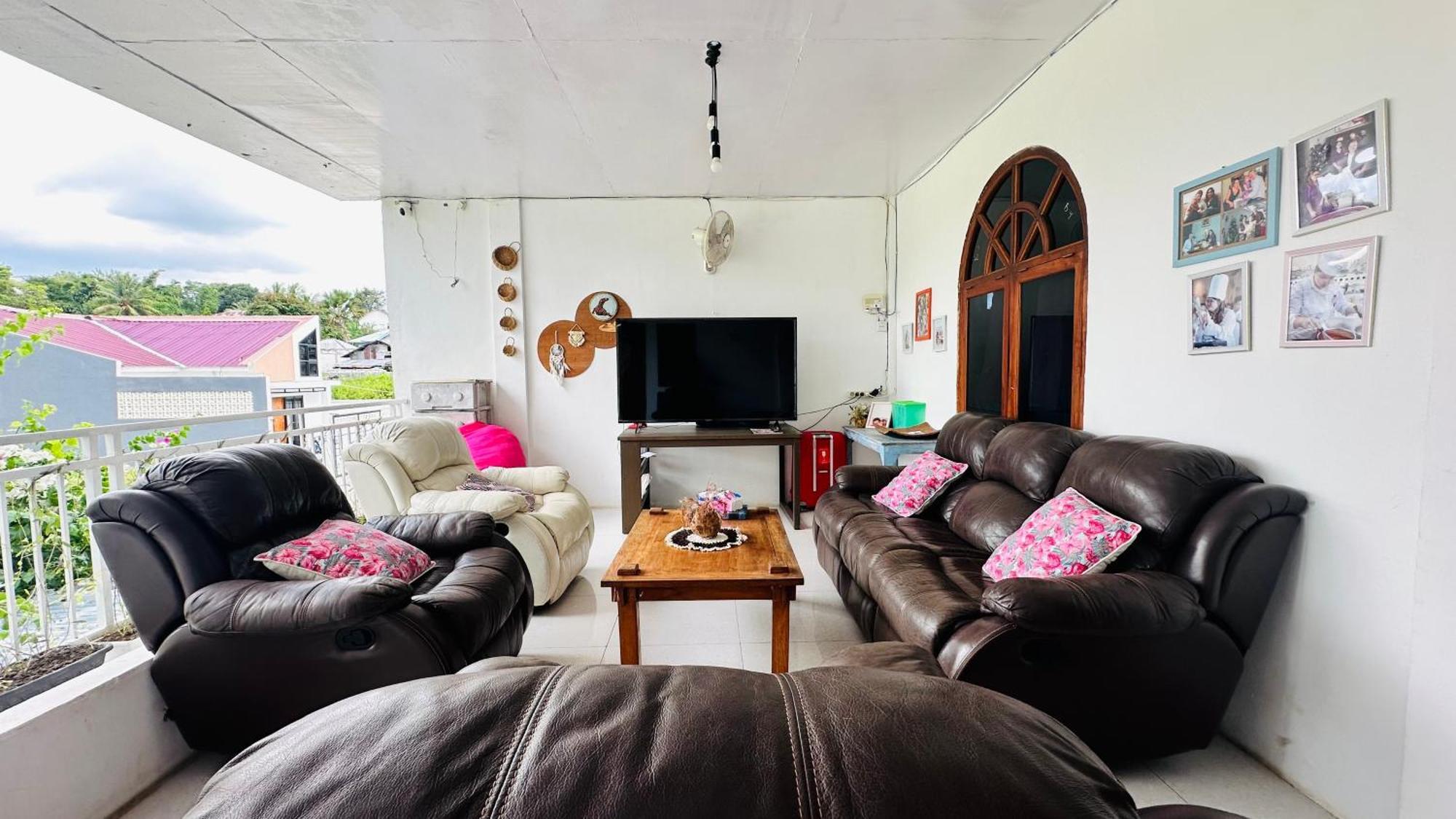 D'Flora Homestay Labuan Bajo Zewnętrze zdjęcie