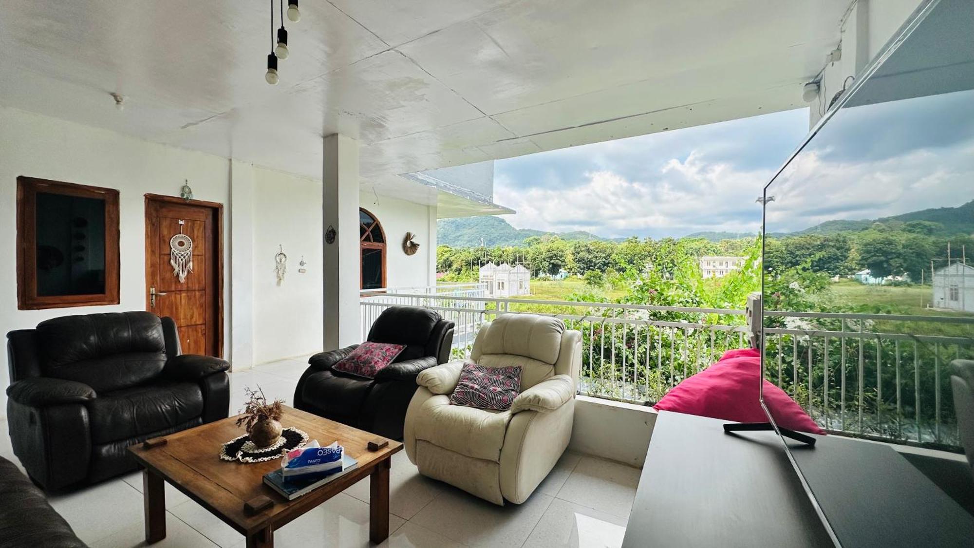 D'Flora Homestay Labuan Bajo Zewnętrze zdjęcie