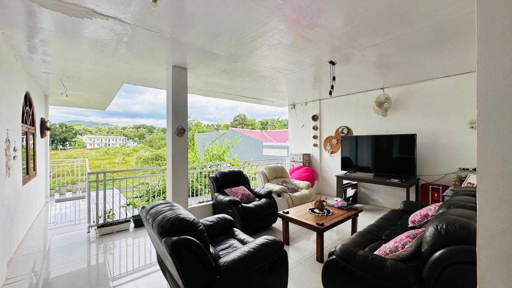 D'Flora Homestay Labuan Bajo Zewnętrze zdjęcie